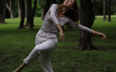 Lauren Kravitz with Dallas Community Dancers at the Trinity River, Dallas, TX