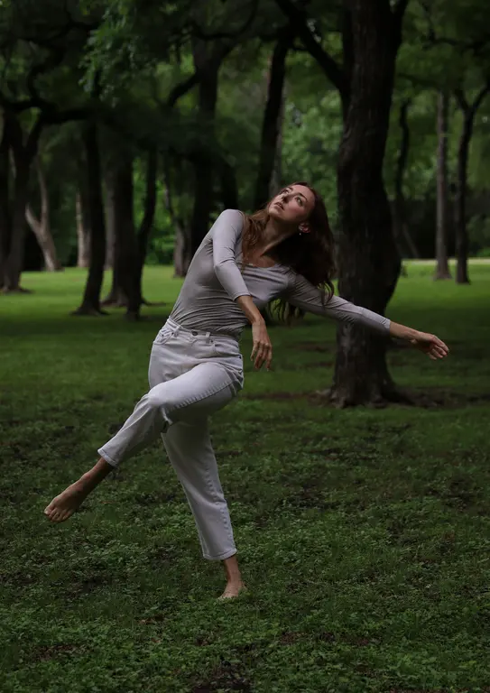 Lauren Kravitz with Dallas Community Dancers at the Trinity River, Dallas, TX